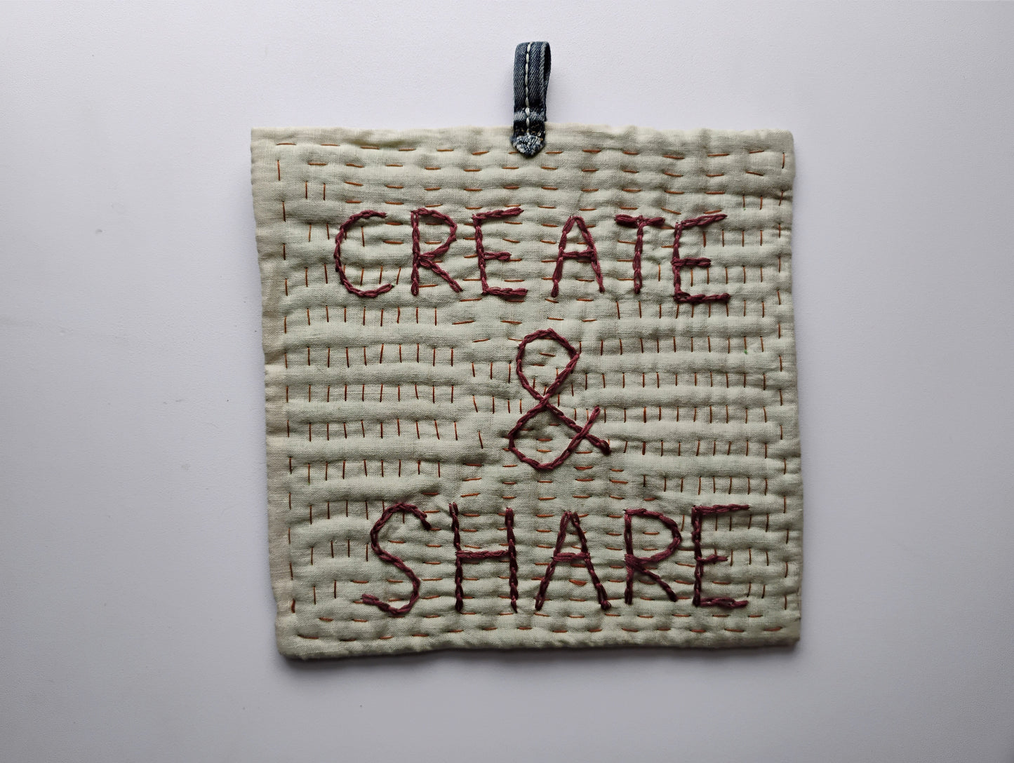 CREATE & SHARE pot holder trivet