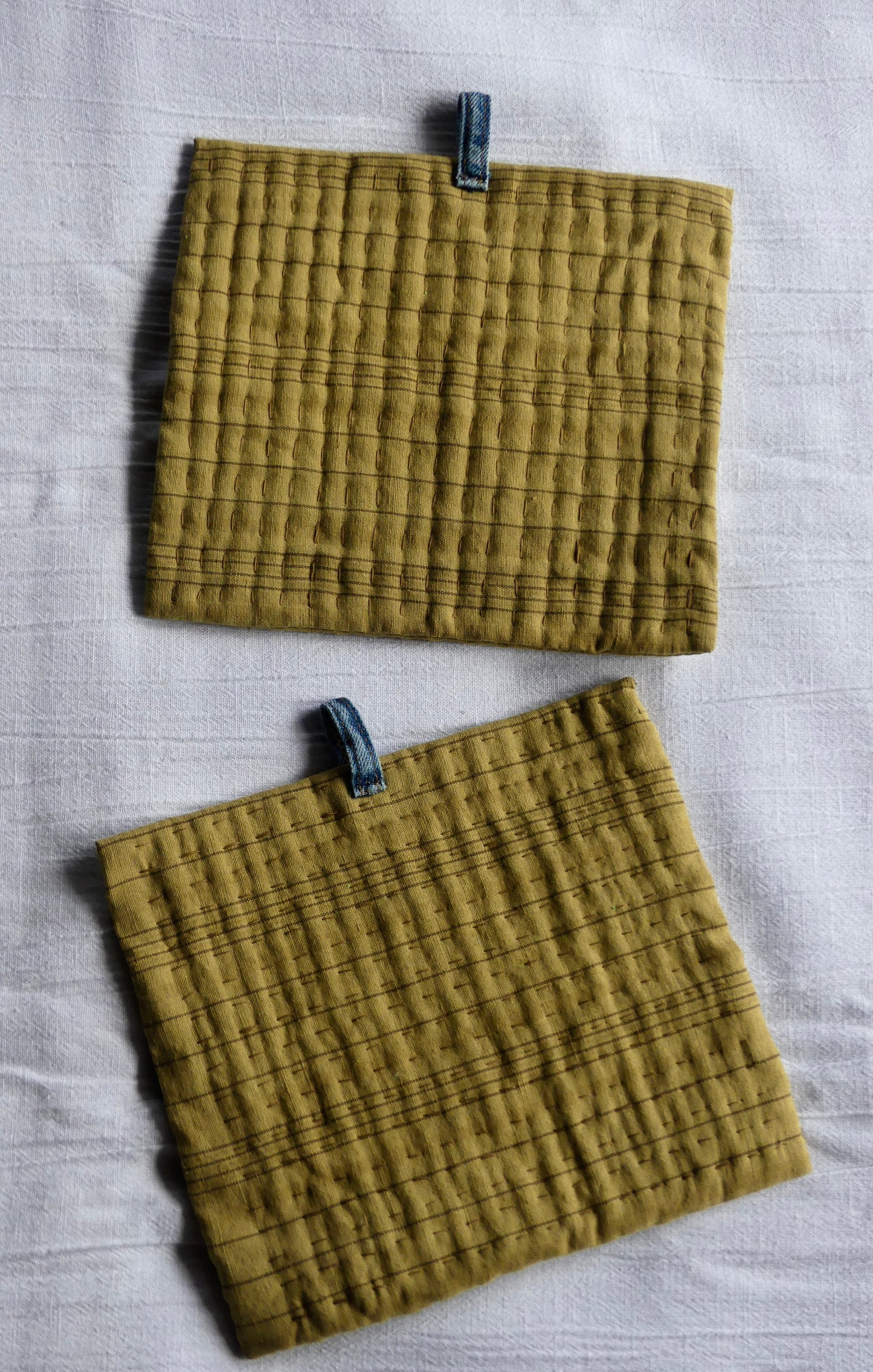 GATHER pot holder trivet